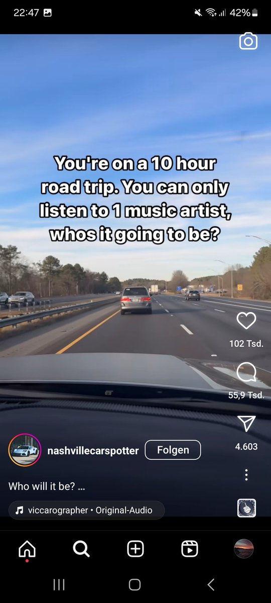 mashmallowwars's tweet photo. raise your hand if you're listening to taylor swift with me https://t.co/Br8CHG7MsI