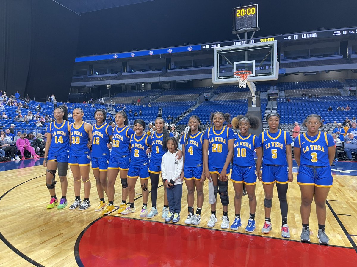 Your Lady Pirates win it in double OT and are headed back to the state championship for the SECOND STRAIGHT YEAR😤 65-60 final from the Alamodome! @lvpiratesGBB | @lvpirates | @KCENSports