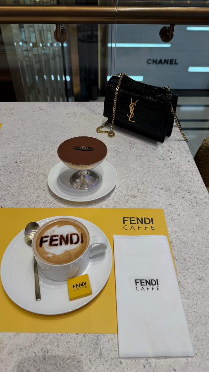 _ff77__'s tweet image. ᴛᴏᴅᴀʏ's ʀᴇᴍɪɴᴅᴇʀ : 
لو تطلب  النفس الكريمة تلبّيك
وشلون لو تطلب كريــمٍ خلقها .