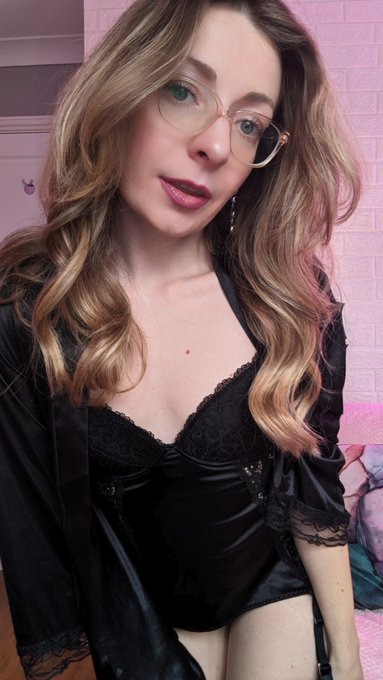 Happy Friday https://t.co/tP0ugP75O4<a href="/tag/pregnant"class="tags"><span>#pregnant</span></a>