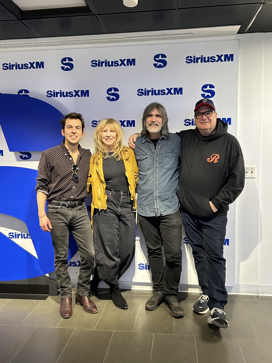Great afternoon recording a session for @siriusxmoutlaw. Thanks for all the love and support Jeremy! Airdate to come! In the meantime listen to “The Way You Make Me Feel” where ever you get your music: to orcd.co/thewayyoumakem…