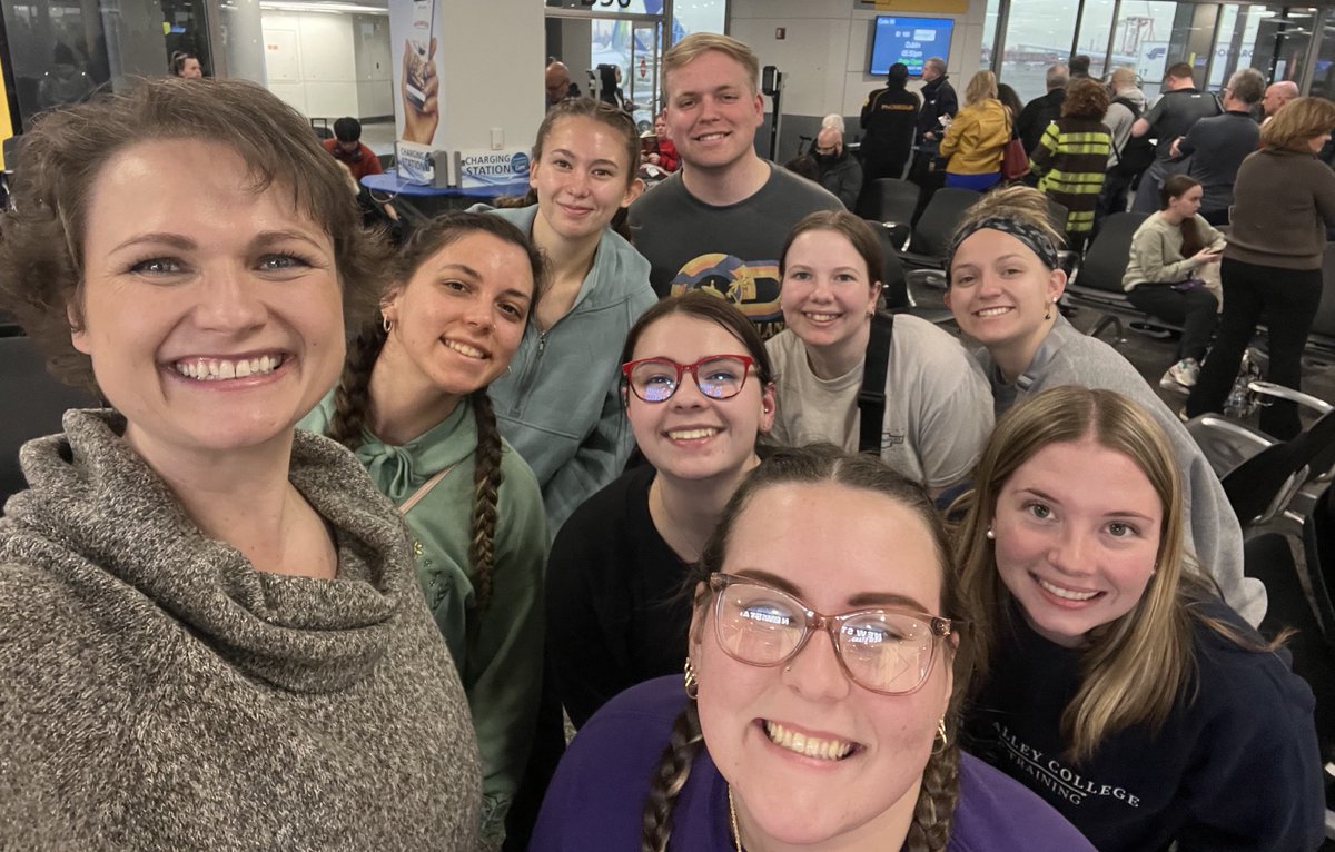 LVC's tweet photo. Safe travels to our athletic training students who will visit and study in Ireland for spring break #GoLVC #lvcabroad https://t.co/TgdA8bjyL4