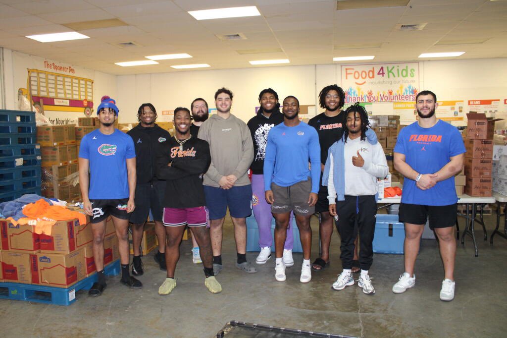 It was great spending the afternoon with the Food4Kids Backpack Program! Today we helped pack 40 lb boxes of food that will be given to local children over Spring Break. Help out our local kids at food4kidsfl.org @F4KNFL @FL_Victorious #FVFoundation