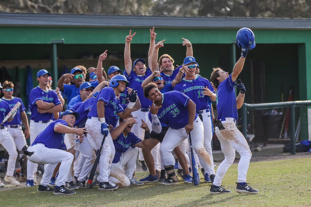 BSB: Score Update | B8

SFSC, 3
Lake-Sumter, 3

A solo homer from Ryan Jenkins keeps the Lakehawks in the game 🤘

🖥️ bit.ly/3QNuoyE
📊 bit.ly/3V351uO

#WingsUp