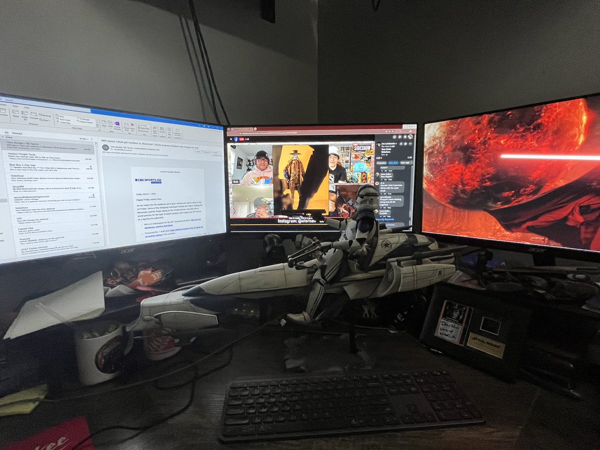 walkerwse's tweet image. I needed a ride to the desk!! @collectsideshow 
#SideshowAFWD2024