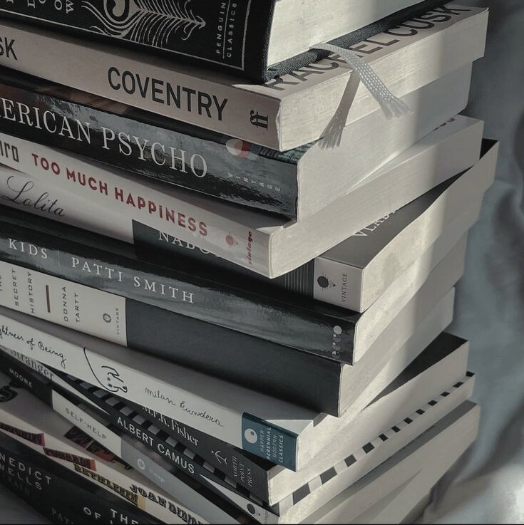 ecliwpsis's tweet photo. ✦ livros lidos em 2024
                 — a thread

❝Um livro é um sonho que você segura na mão❞. - Neil Gaiman https://t.co/lv0EVCMxAr