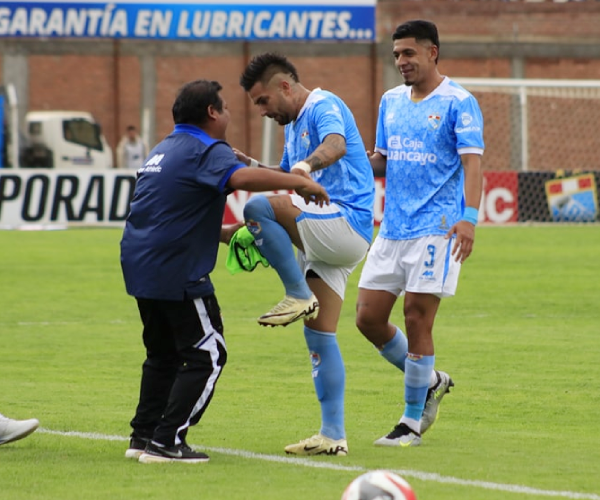 Roberto_Gando's tweet photo. Víctor Cedrón de ADT le marcó por cuarta vez a Alianza Lima en Primera División, siendo el segundo equipo al que más goles le anotó (antes le hizo dos con Vallejo y uno con Binacional). Solo a Unión Comercio (5) le hizo más goles en su carrera. https://t.co/VZiBn9lfD9