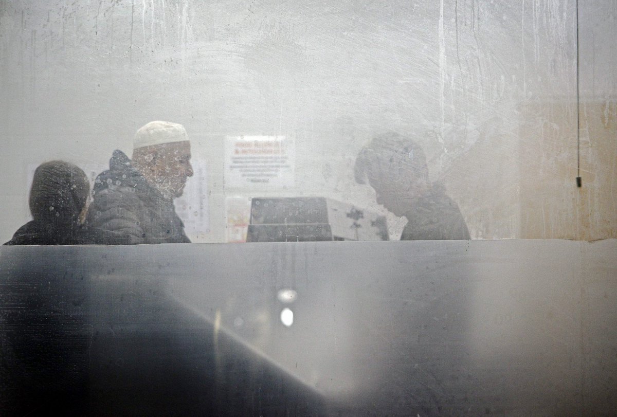 JoeGudgeonPhoto's tweet image. Chippy Tea.

#chippytea #preston #tradition #chippy #fishandchips @Gillylancs #chipshop @Davedaly51Dave @BBCFrediani #fridaynight @BBCBreakfast #steamywindows