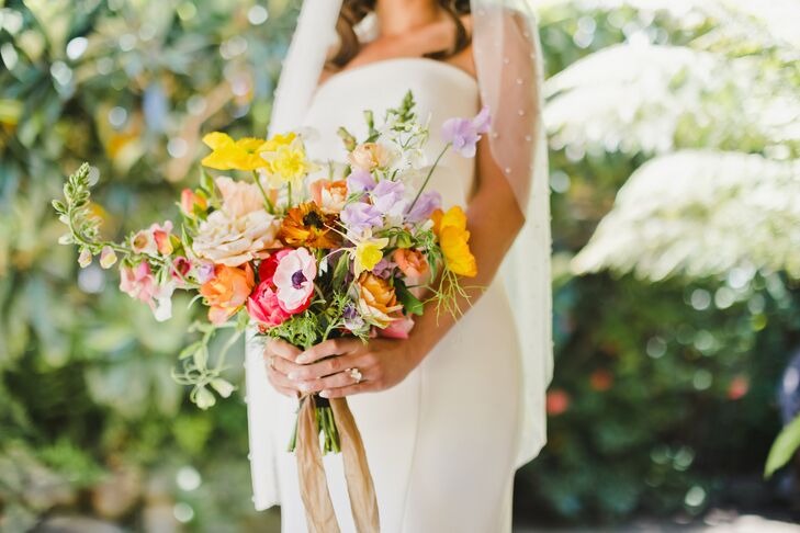 A Field of Dreams: Wildflower Bouquet in Bold Colors for a Vintage Vibe

#Bouquet
#FlowerBouquet
#WeddingBouquet
#BridalBouquet
#BouquetOfTheDay