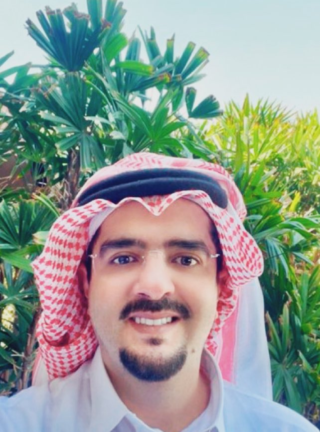 #عبدالعزيز_بن_فهد

ولما رأيتُ البدرَ في الليلِ ساطعًا
تذكرتّه ، والشيء بالشيء يُذكرُ

<a href="/afaaa73/">عبدالعزيز بن فهد</a>