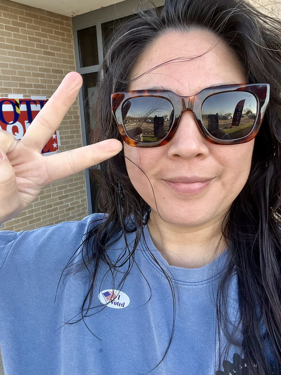 A few hours left to vote early in Texas! Primary Election Day is March 5th. Vote for your community, vote for your state, vote for your future! #GOTV Texas! 🇺🇸