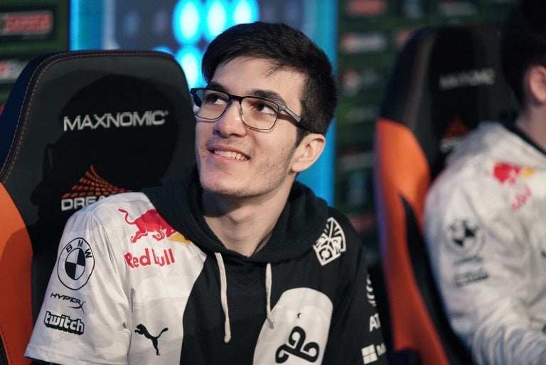 After 8 incredible years, SquishyMuffinz has officially retired from competitive Rocket League One for the history books