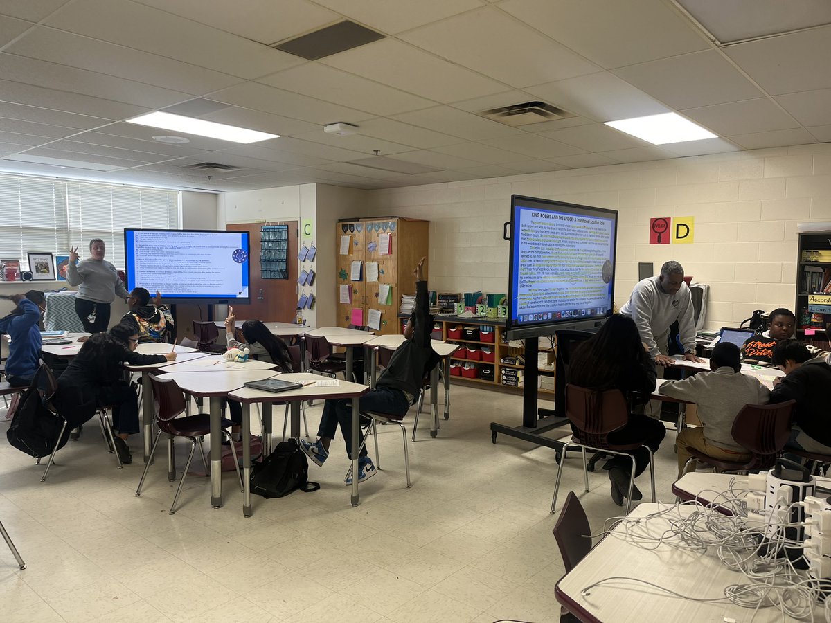 Small group times 2x! Lets get it!! 👏🏽💪🏽<a href="/LANschools/">Leadership Academy Network</a> <a href="/pdilley5/">Priscila Dilley, Ed.D</a> <a href="/LAForestOak6/">The Leadership Academy at Forest Oak 6th Grade</a>