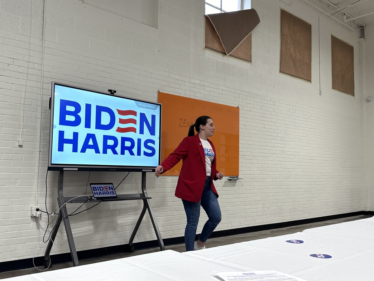 This afternoon, VP Kamala Harris joined young organizers for a training with NC Democratic Party Chair <a href="/abreezeclayton/">Anderson Clayton☀️</a> and National Youth Engagement Director <a href="/eve_levenson/">Eve Levenson</a>!