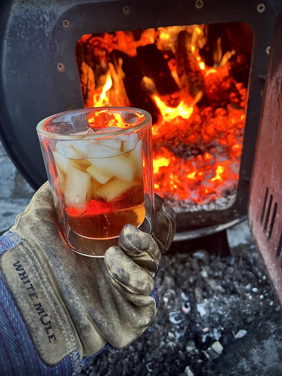 JStoneVT's tweet image. 🍁 No time for guitar or #60secondsofDMB while the sap is running hard - cheers! 🍁