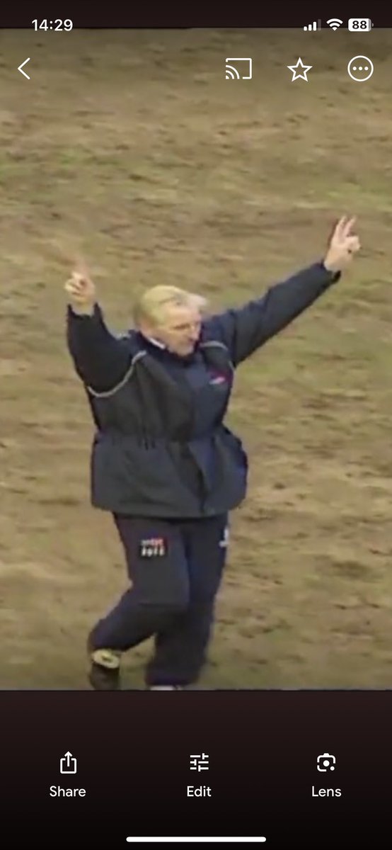 ronnie moore tweet media