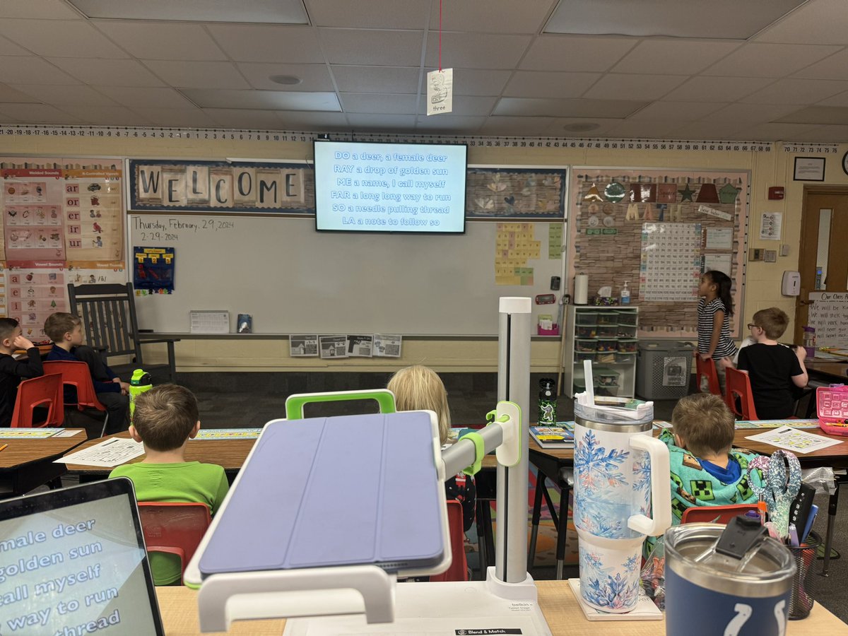 I love authentic moments. 💕S MW had the word doe. S didn’t know what a doe is.I defined and sang a classic. then S learned the song and solfège hand signs. S even pointed out trick words! Then we learned about viviparous and oviparous animals. Do you know which one a doe is?