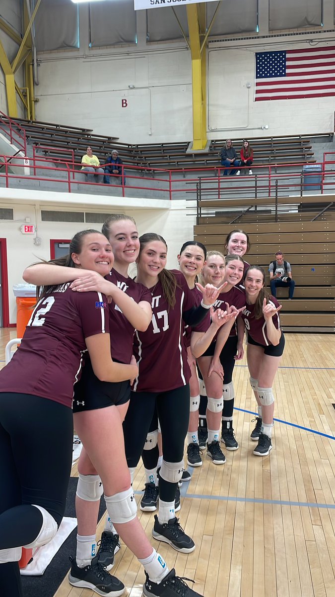 Lady Buffs take the first set against the Lobos 27-25!!🔥🔥🔥 
#Buffnation // #Allin // #GIVE // #BigTrust