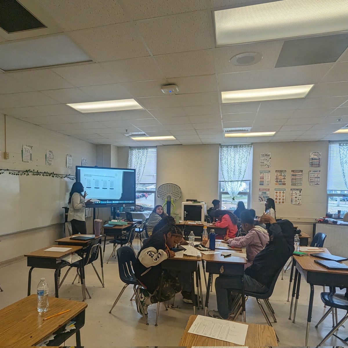 MsBrombacher's tweet image. Ms. McCoy and I teamed up this week for #math! Each 6th grade student was able to review for an upcoming test by coding the path for the @Ozobot! π€ @PortsVASchools #PPSShines @jennthomas75 #PPStrt @HodgesManorPPS @WandaCalhoun13 @hmeducate @nicscud