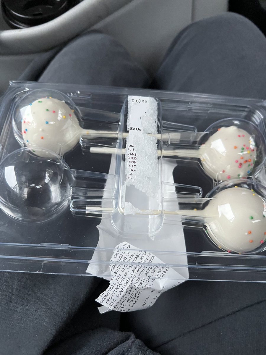 c_essene's tweet image. My rap name is #CakePop