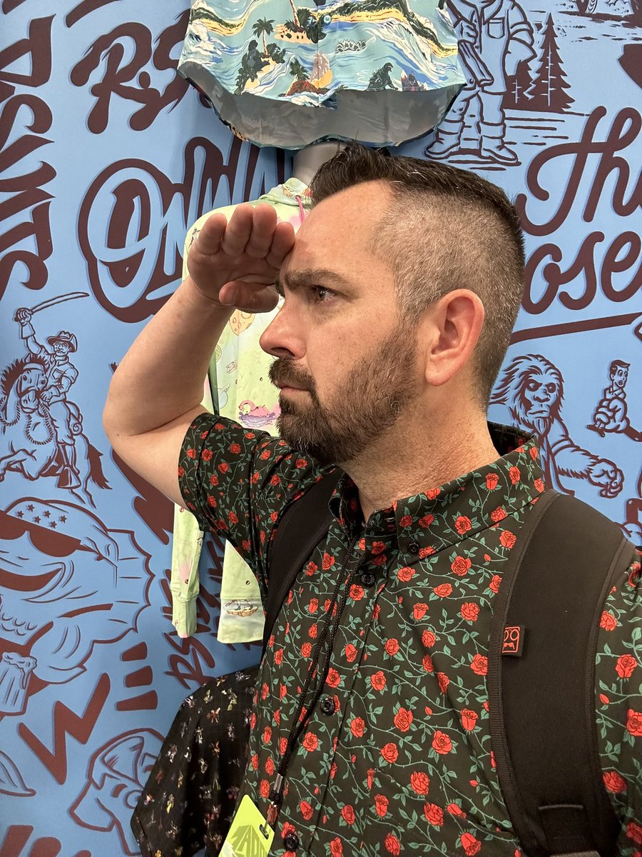 At the #rsvlts booth but no sign of <a href="/SteveRSVLTS/">Steve from RSVLTS 🇺🇸</a>