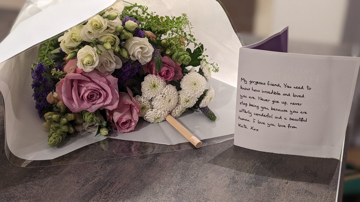 KatherineGilboy's tweet photo. What a gorgeous surprise and lovely way to start the weekend, from a wonderful friend.
#FridayVibes #BestFriend https://t.co/0TgY4qj5Ql