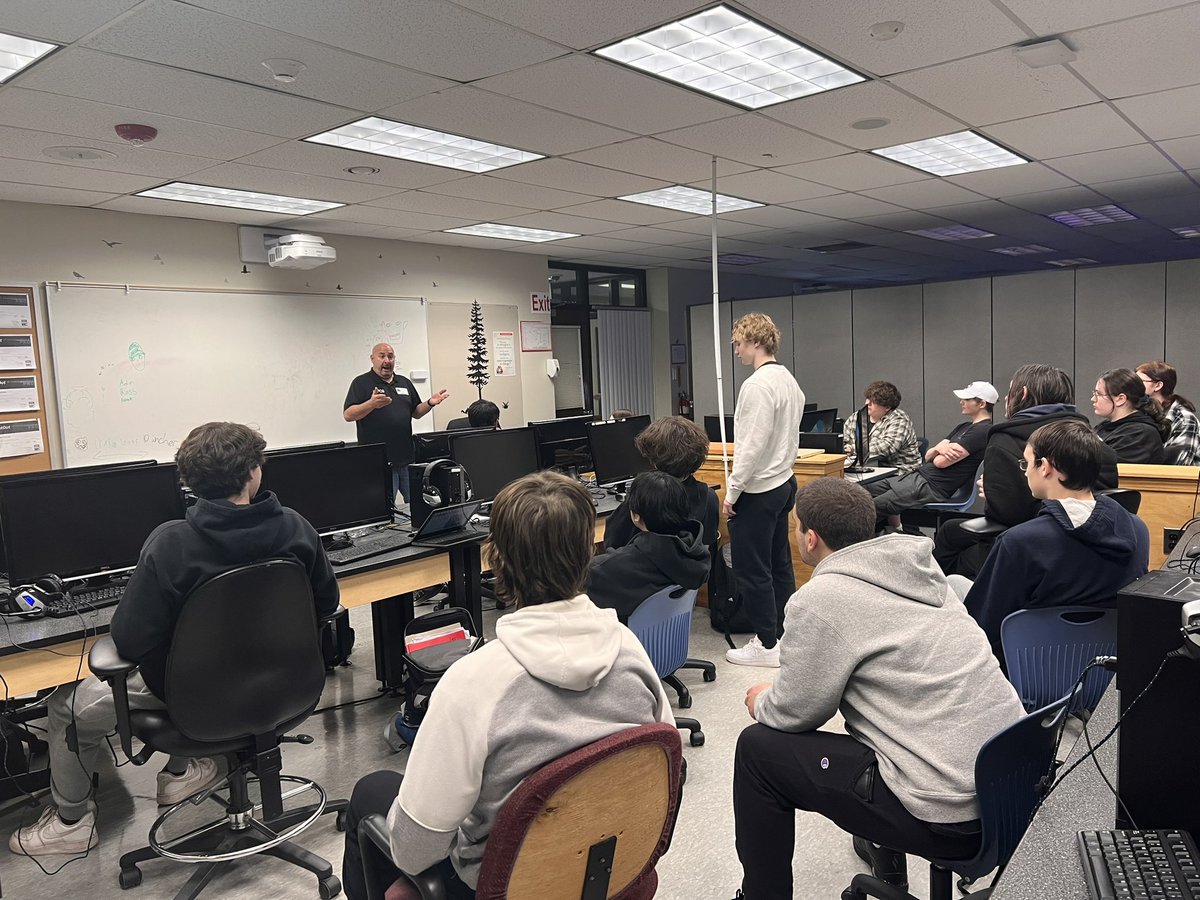 PCS_JohnD's tweet image. Had a great time speaking to the seniors at Shawsheen Tech in Billerica. We had a great discussion about technology and how it translates into the business world. The students were fantastic! 
#technology #educacion #helpmepcs