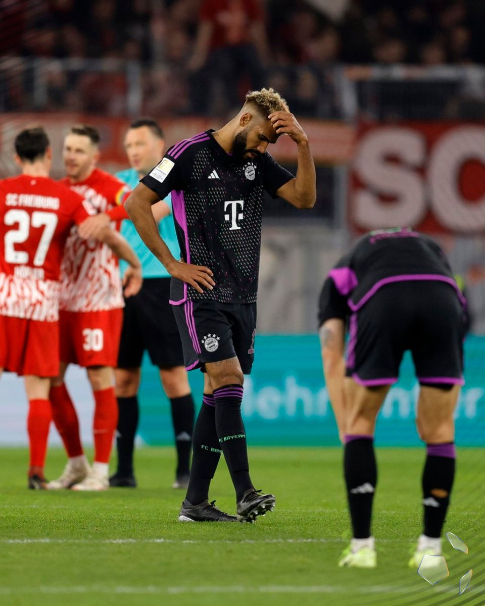 catragol's tweet image. #Bundesliga ¡SE ALEJAN DE LA CIMA!

Bayern Munich igualó 2-2 ante el Friburgo y quedó a 7 puntos del líder Bayer Leverkusen. 

#Friburgo #BayernMunich