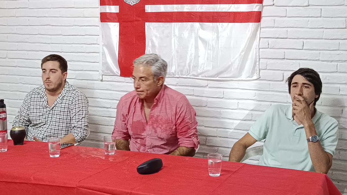 En el marco de su gira Pueblo a Pueblo el precandidato presidencial por el <a href="/PartidoColorado/">Partido Colorado</a> <a href="/RobertSilvaUy/">Robert Silva</a> visitó las localidades de Fray Marcos y Chamizo culminando con una conferencia de prensa en nuestra ciudad.