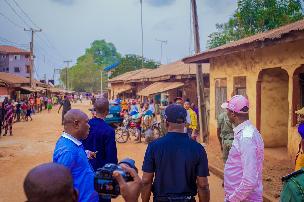 We will continue to inspect ongoing projects to ensure there are no lapses in concentration, and work is delivered in good quality and in record time. Yesterday, I inspected the ongoing construction of Ogbaga Road. - #FON