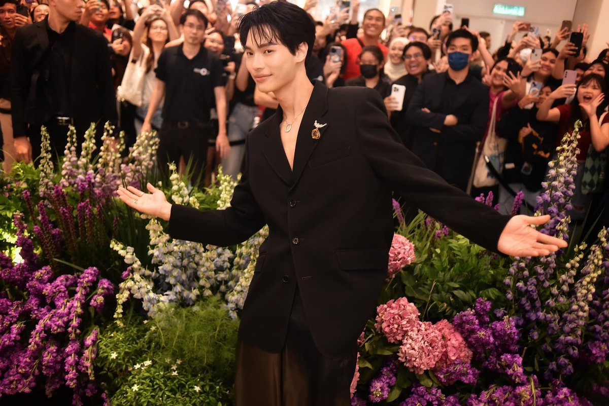 어우 꽃이 누구야 😍