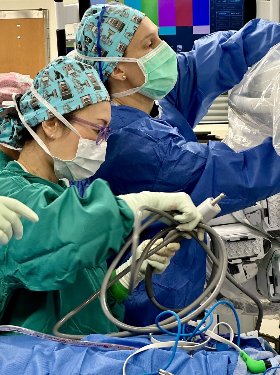 …best days in the 🔪 OR are those w/ friends. w/@chibaAkiko, @geoffroysisk. Combo cases are my favorite @DukeSurgery w/@DukeSurgOnc 🫶 #TeamworkMakesTheDreamwork.