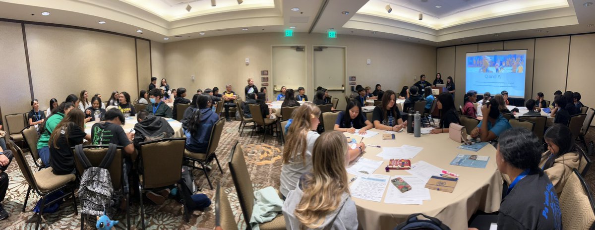 Kealakehe Intermediate tweet media