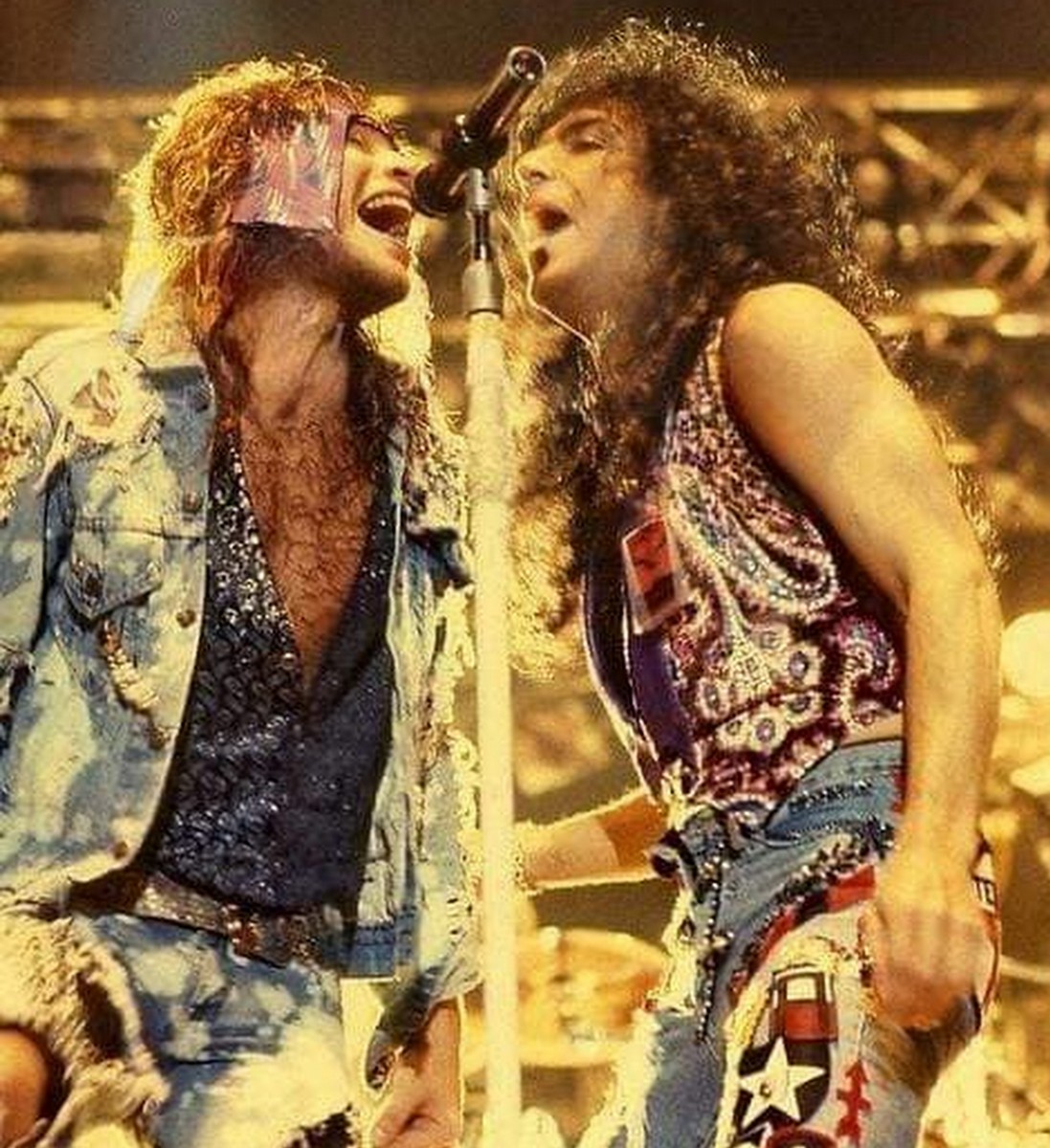 Jon Bon Jovi &amp; Paul Stanley 🎤
