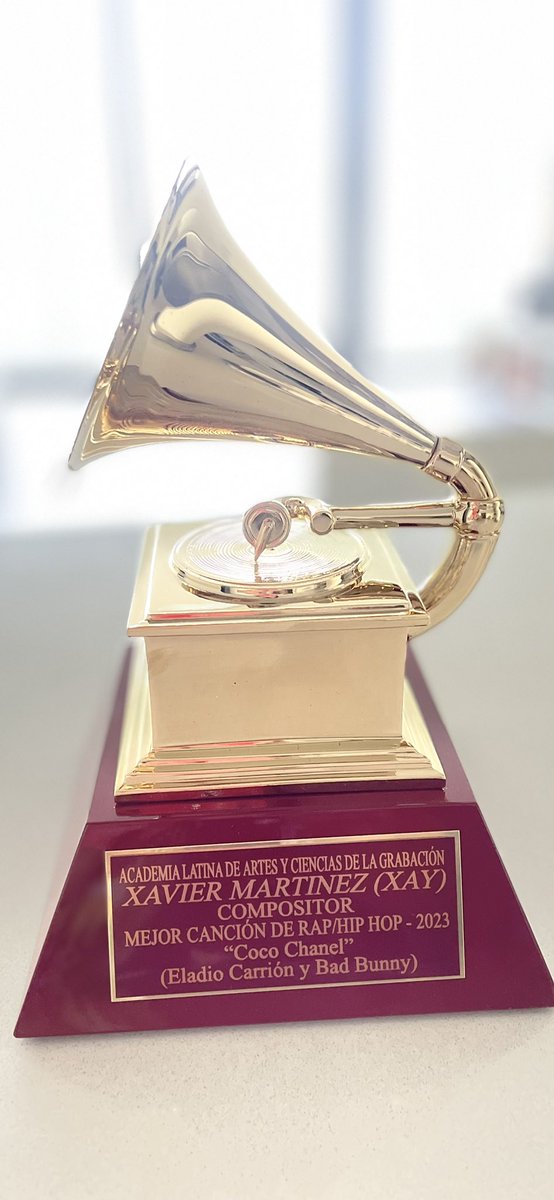 Xay (@xavierhashits) on Twitter photo 