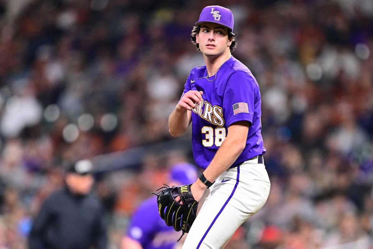 LSUbaseball's tweet photo. Holy Moly Luke Holman

5.2 IP
3 H
0 ER
12 K
1 BB
91 pitches https://t.co/f139ZTazlX
