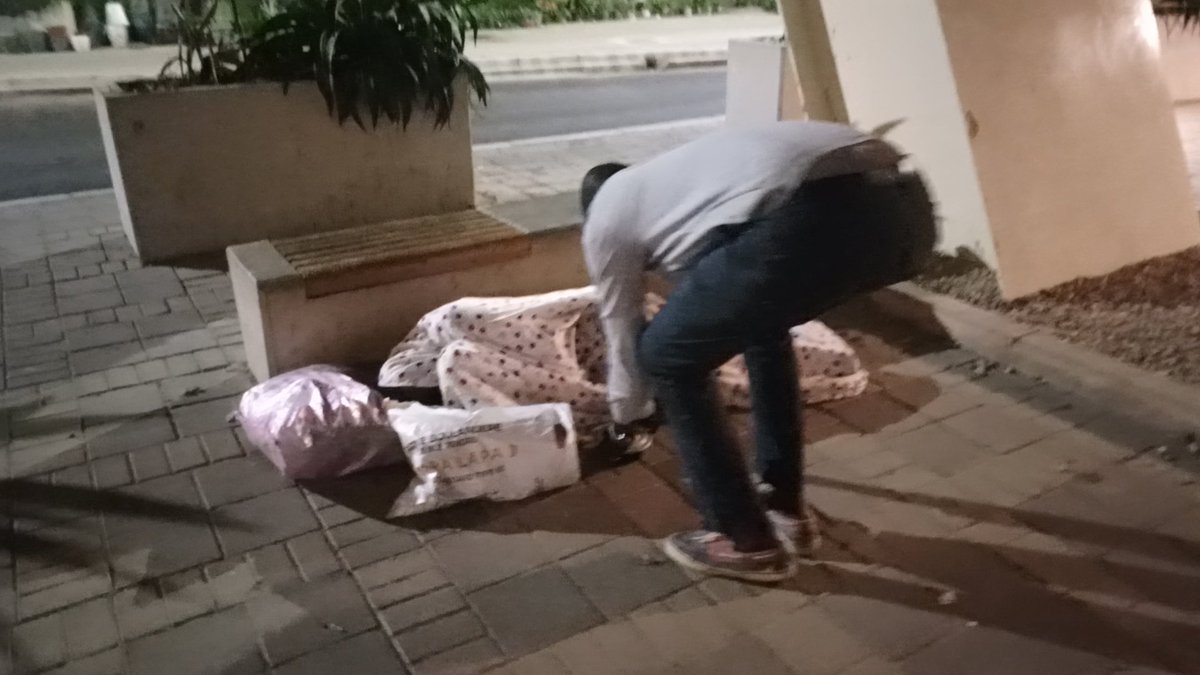 help_clean_mind's tweet photo. #0h 40 à dakar #IlfaitFroidDehors_CouvertureSvp
Il fait froid dehors nos habits lourds non utilisés peuvent leurs couvrir 🙏
@FatouNelly @MiilkyDgn @Niintche @Awah_Juuf @AldianaSafara @amuyakar @alphiizi @abdourami @CheikhounaMbgte @EMonteil @autruicomoi @moughniyan
@Xadimatuh https://t.co/XnLdiRITmD