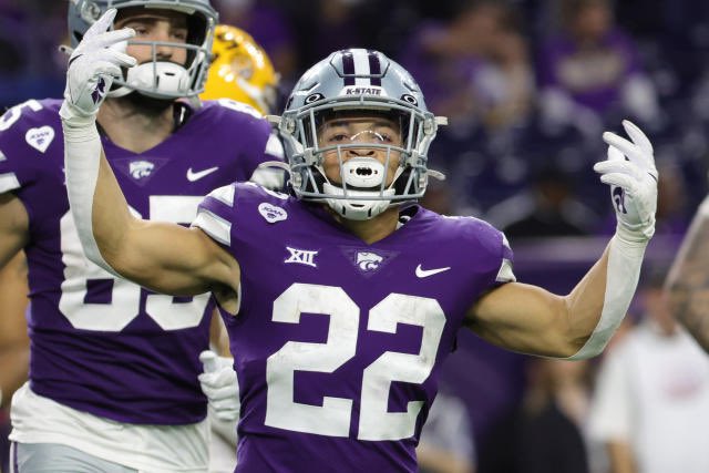#AGTG after a great conversation with @Coach_Middleton I’m blessed to receive an offer from Kansas state University!!! @drkharp @CoachJRayburn @LSHS_FBRecruits @twilsongog @RonnieBraxtonA1 @247Sports
