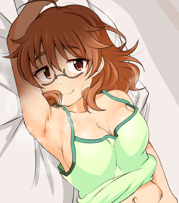 無自覚に身体を見せつける布団の上の比奈ちゃん 