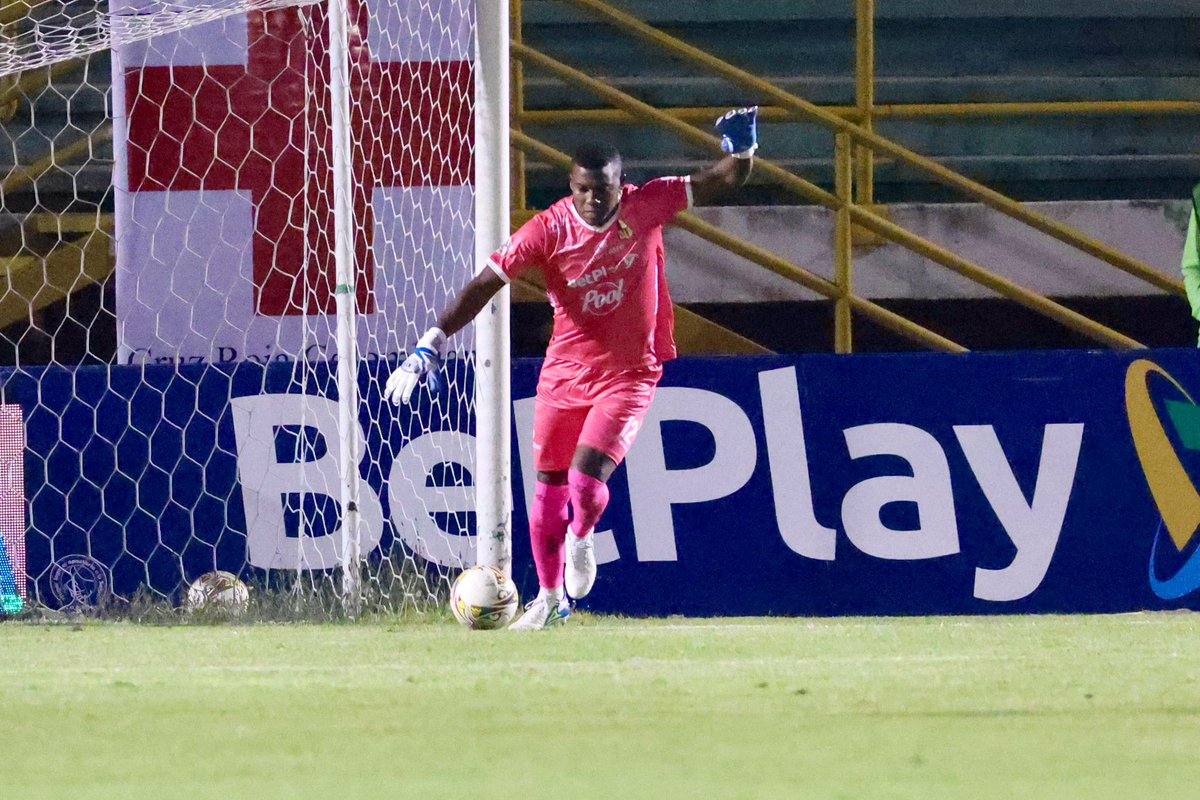 cdtolima's tweet photo. ¡Daleeee @juancamilo1205! 🧤 https://t.co/o7rivbRjkT