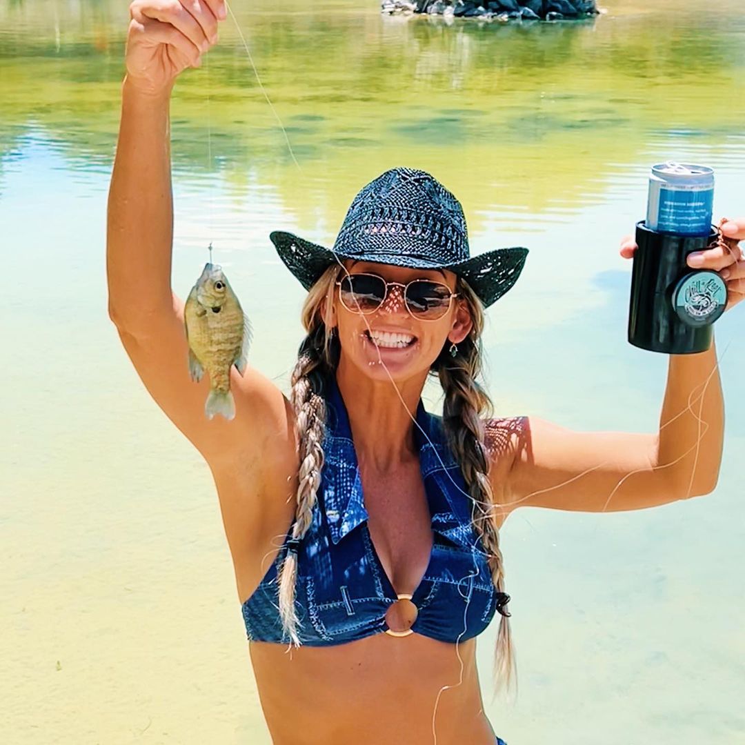 Chill-N-Reel on X: Yes ma'am! 🤠🎣 Chill-N-Reel makes lake life