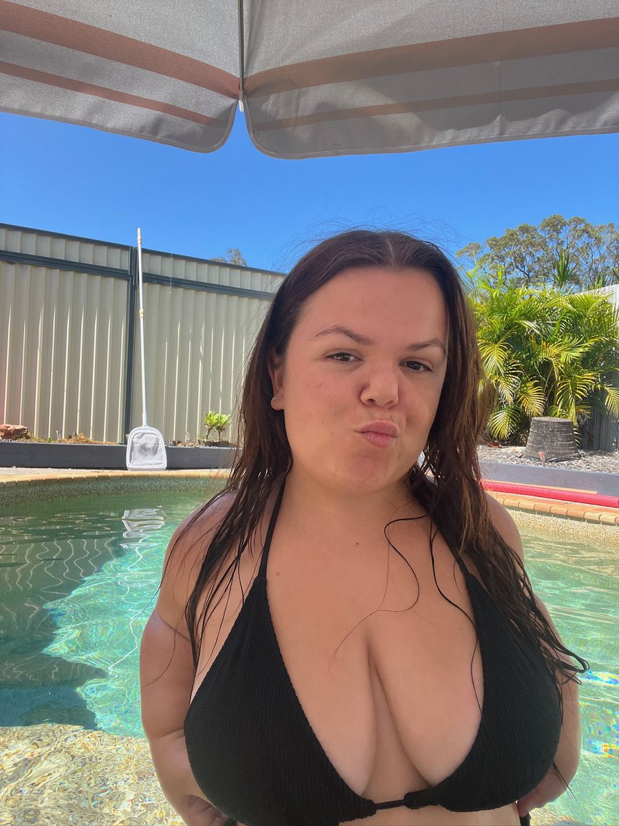 shxniiee's tweet photo. booba pics for everyone who RTs 💦 https://t.co/zHzjhTKBif