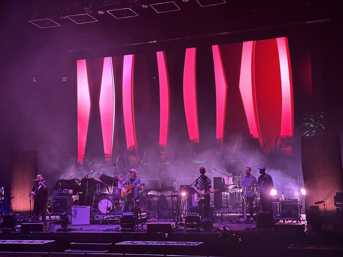 Rarebeasts's tweet photo. The National and Fleet foxes last night and The Midnight the night before, so many good bands to see. https://t.co/61IROMHbVZ