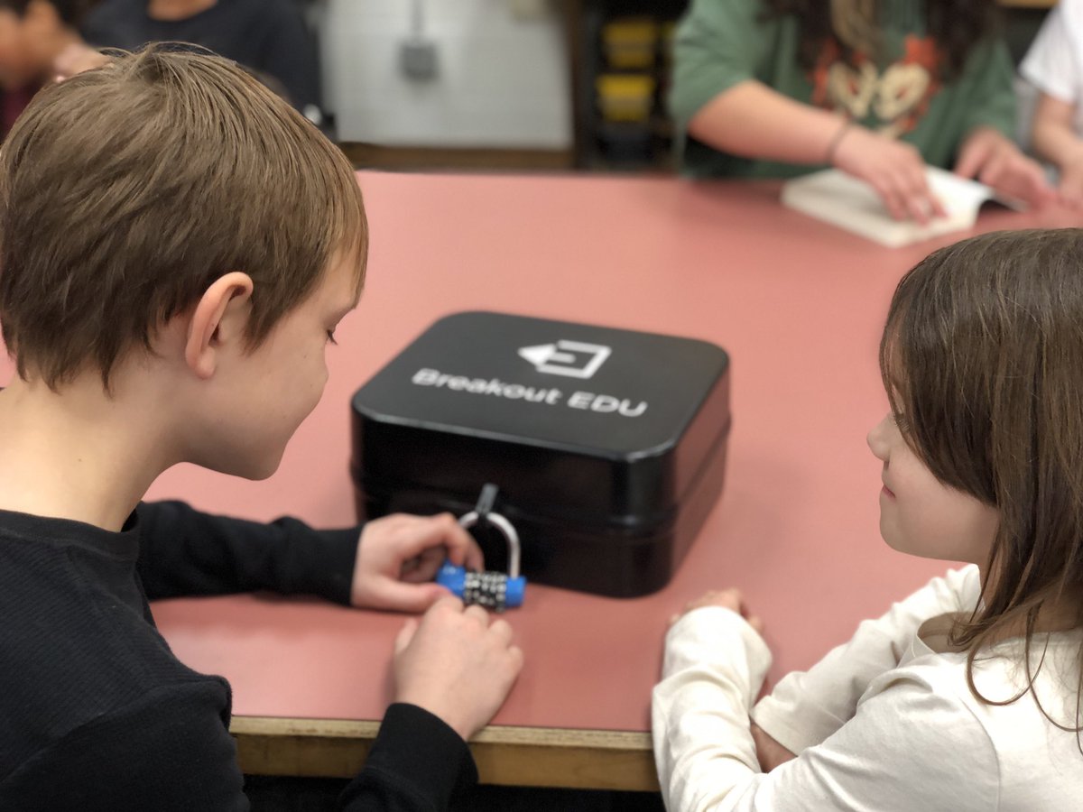 NLES kicked off One Book One School with a scavenger hunt. Ss solved clues from certain areas in the halls to collect letters. When all 5 letters were found they used to unlock the breakout box and found their book. @north_landing @JohnChowns @smitherette @vbschools