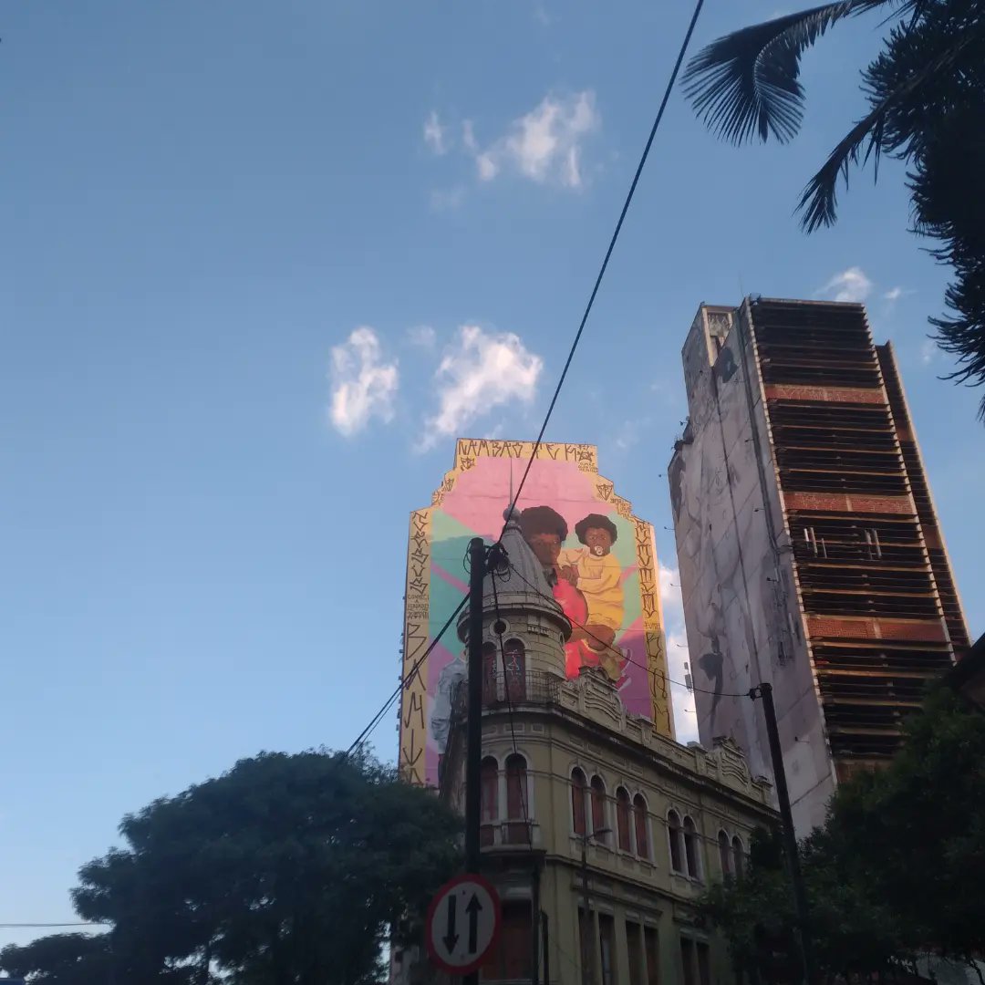 eaibibisantos's tweet photo. arte no centrao nervoso https://t.co/hQzkx3B2W5