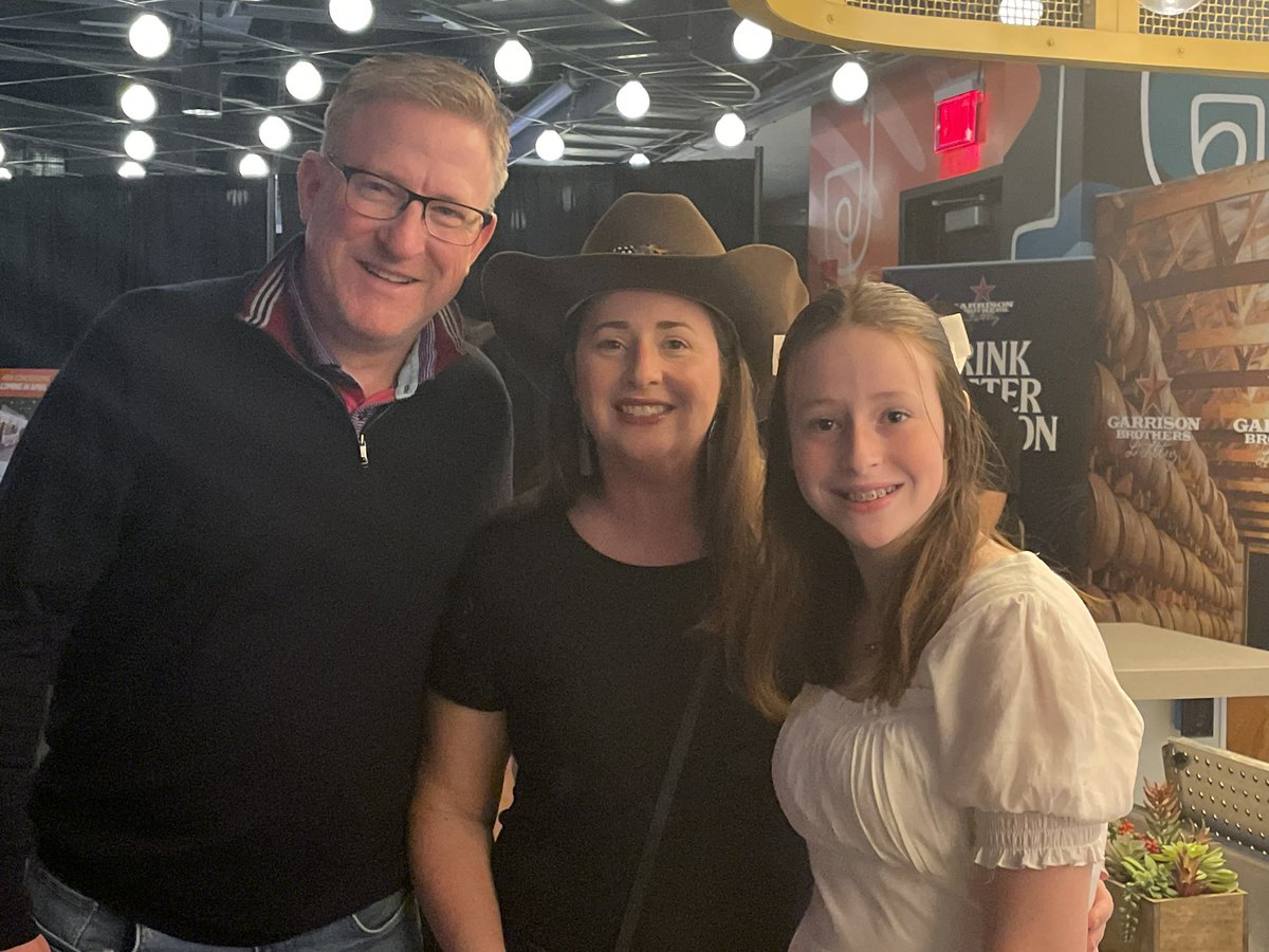 The Gees are ready for Blake Shelton #BSAustin