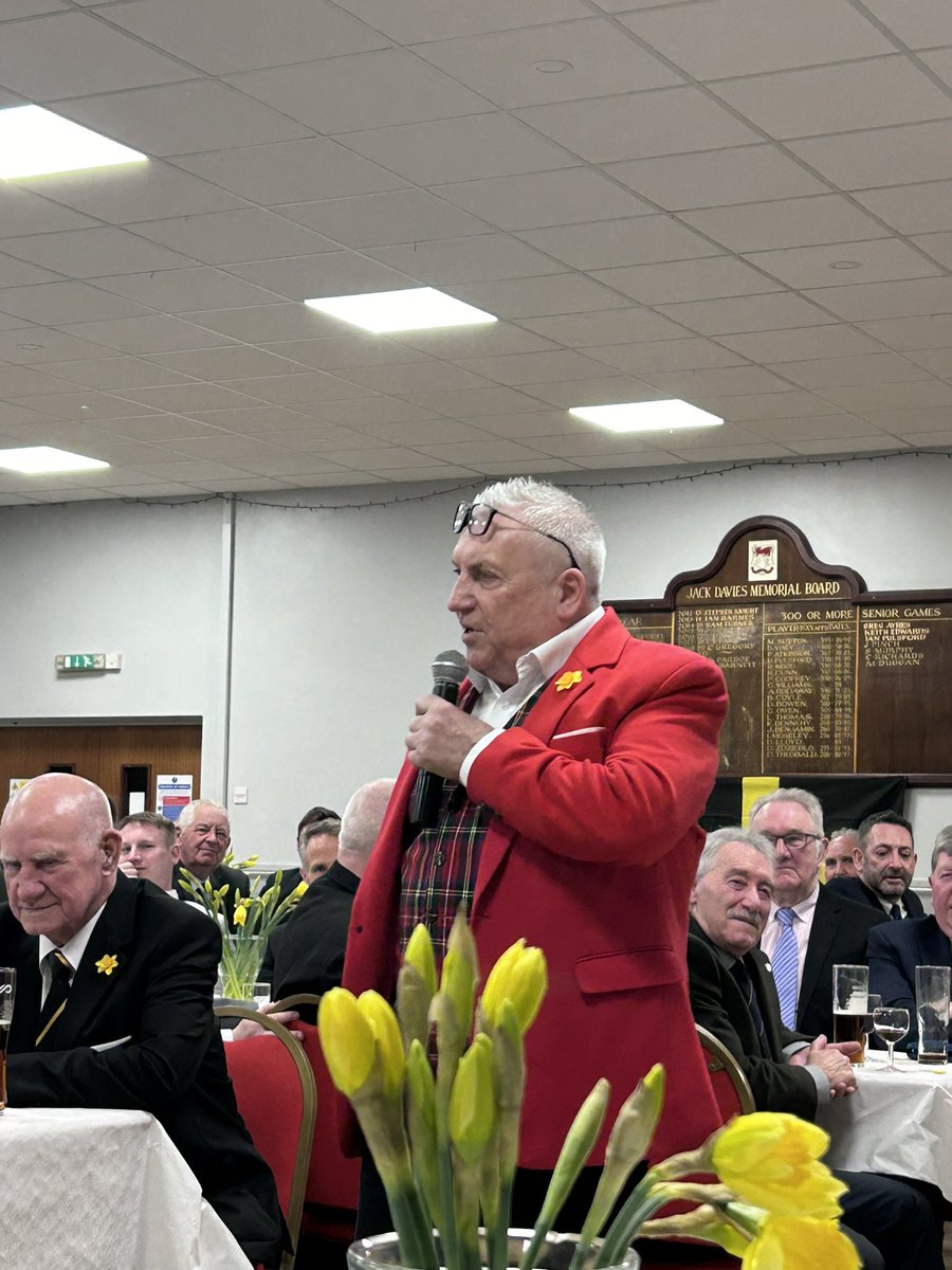 knightsstdavid's tweet photo. Another good annual dinner in the company of Mike Ruddock and the brilliant Phil Howe (thanks to @TheEventsRoom ). Amazing food yet again from @Sugarloaf_Wales. Next year’s dinner on 28th Feb 2025 @rhymneyrfc . https://t.co/Ezw5HBvz1G