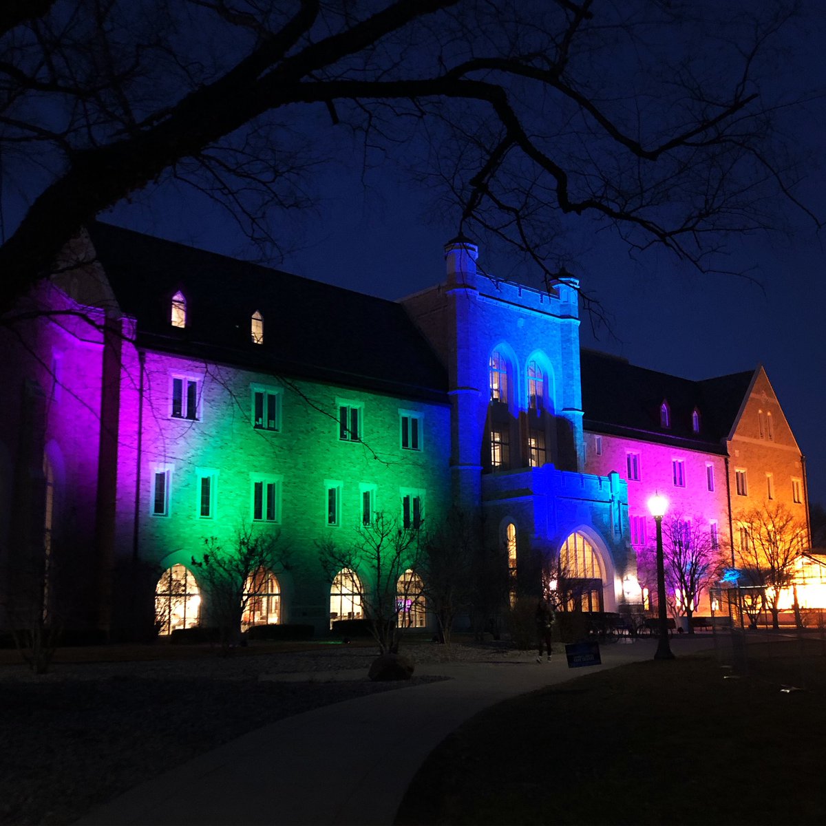 RareDiseases's tweet photo. Thank you to all the organizations, cities, landmarks, and individuals who joined the effort to #LightUpForRare across the globe!

Check out a few of the landmarks that were illuminated in #RareDiseaseDay colors. 💙💚💜💗 https://t.co/oLy61DePHg
