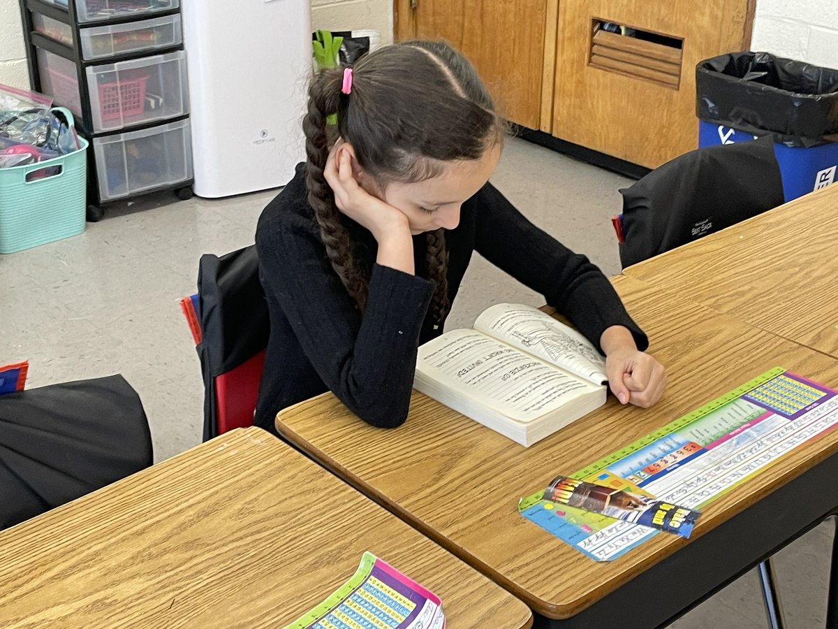 Celebrating National Read Across America Day a day early with a little D.E.A.R time during Advisory today. <a href="/WeAreMPSD/">MPSD</a>