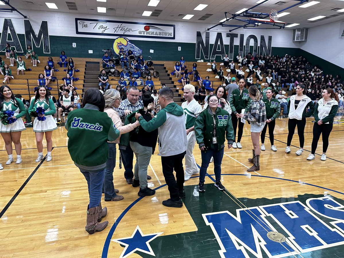 SHINE_MHS tweet media